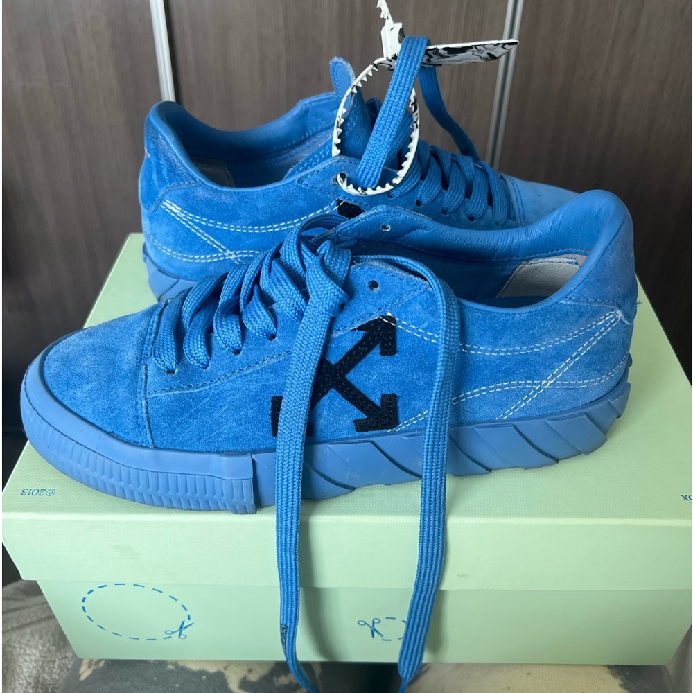 Blue off white low tops